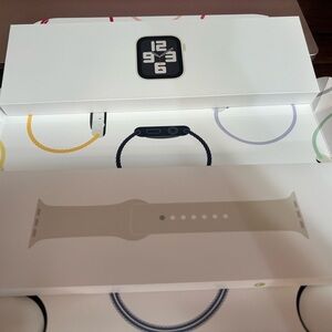 Apple Watch SE Box with Starlight Design
